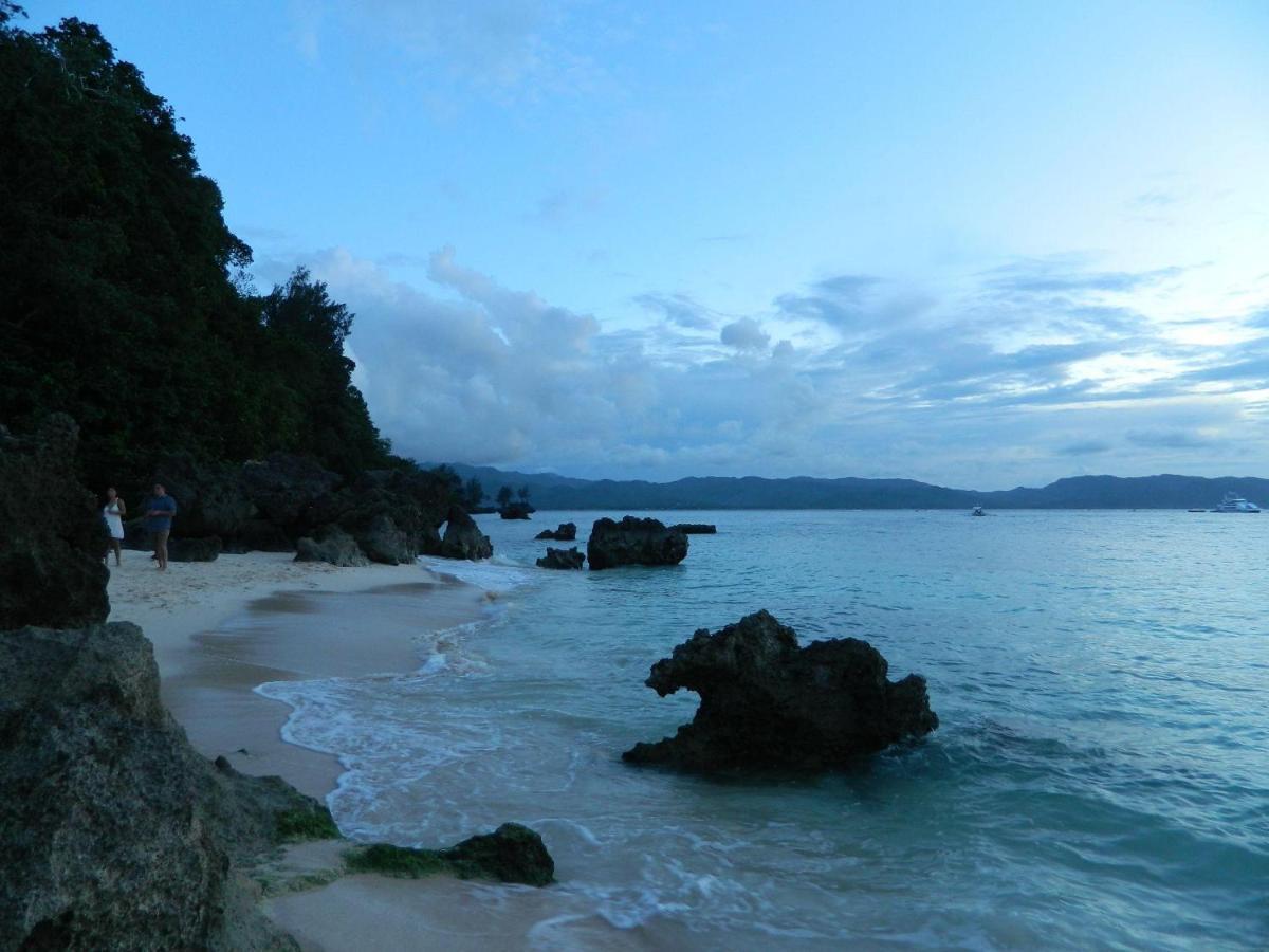 Kaiyana Boracay Beach Resort Manoc-Manoc Bagian luar foto